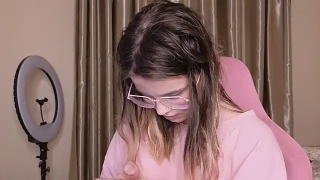 HanaMitsuri online show from 03-24-26, 07:14