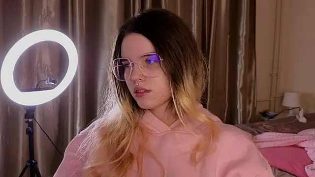 HanaMitsuri online show from 11-06-25, 07:51