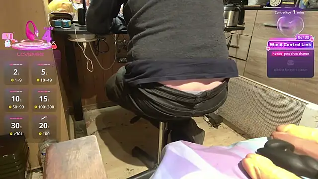 Snapshot of misteryman1956 chatting on 03-10-26, 06:56 misteryman1956 online show from 03-10-26, 06:56