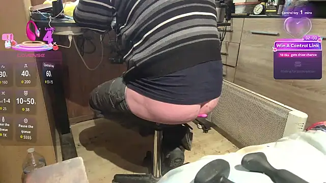 Snapshot of misteryman1956 chatting on 03-30-26, 05:09 misteryman1956 online show from 03-30-26, 05:09