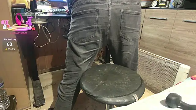 Snapshot of misteryman1956 chatting on 04-09-26, 06:19 misteryman1956 online show from 04-09-26, 06:19