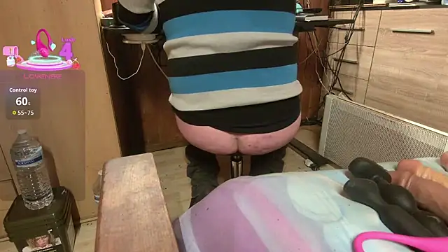 misteryman1956 online show from 12-21-25, 05:42