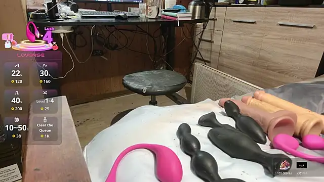 misteryman1956 online show from 02-11-26, 08:14