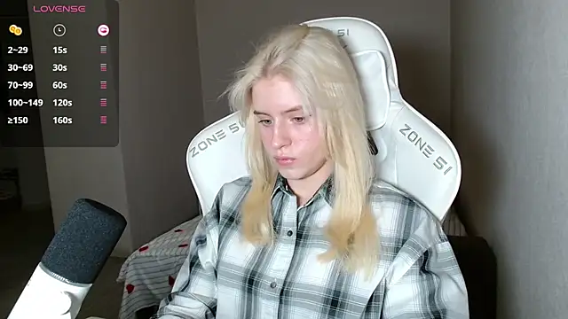 LizaKisses online show from 09-18-25, 12:30