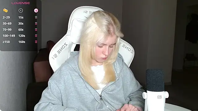 LizaKisses online show from 10-06-25, 12:39