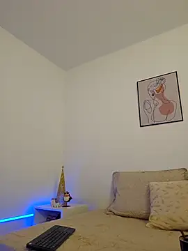 VictoriaEvaans  online show from 12-20-25, 10:45