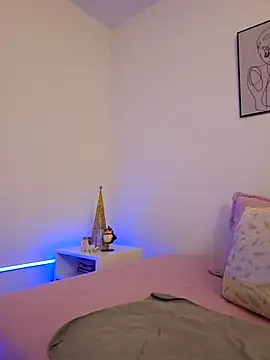 VictoriaEvaans  online show from 12-18-25, 10:46