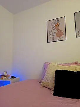 VictoriaEvaans  online show from 11-10-25, 10:26