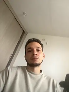 Snapshot of LabronsAd chatting on 10-18-25, 08:44 LabronsAd online show from 10-18-25, 08:44
