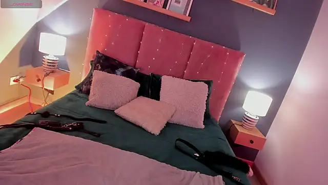 delilah fix online show from 11-19-25, 01:05