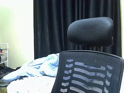 Horny-slut  online show from 10-08-25, 02:13