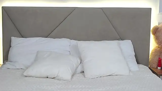 LeilaLow online show from 03-03-25, 12:06