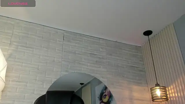 nicole  parker1 online show from 03-07-25, 12:23