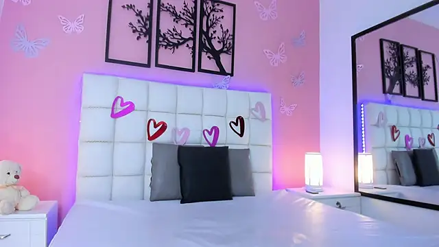 Snapshot of RenataJhonson_ chatting on 02-28-25, 04:43 RenataJhonson online show from 02-28-25, 04:43