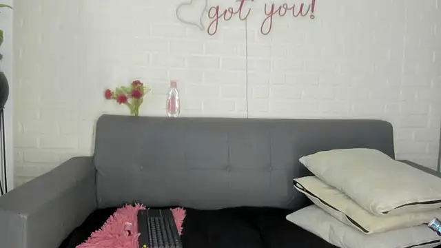 karina gomez 18 online show from 12-01-25, 11:55