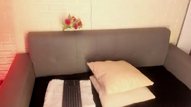 karina gomez 18 online show from 11-09-25, 11:47