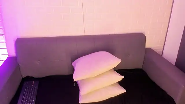 karina gomez 18 online show from 12-04-25, 11:20