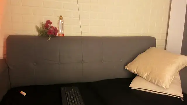 karina gomez 18 online show from 10-08-25, 11:23