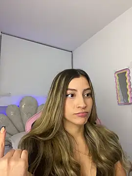 Snapshot of Issabela_G1 chatting on 02-23-26, 11:38 Issabela G1 online show from 02-23-26, 11:38