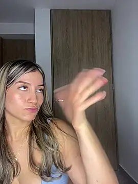 Snapshot of Issabela_G1 chatting on 02-26-25, 12:09 Issabela G1 online show from 02-26-25, 12:09