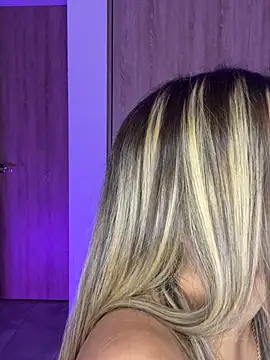 Snapshot of Issabela_G1 chatting on 01-13-26, 01:31 Issabela G1 online show from 01-13-26, 01:31