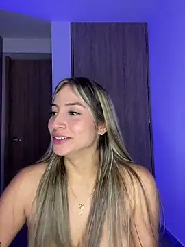 Snapshot of Issabela_G1 chatting on 02-27-25, 07:41 Issabela G1 online show from 02-27-25, 07:41