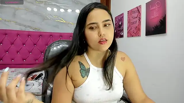 Snapshot of Helen_russo chatting on 06-25-26, 09:09 Helen russo online show from 06-25-26, 09:09
