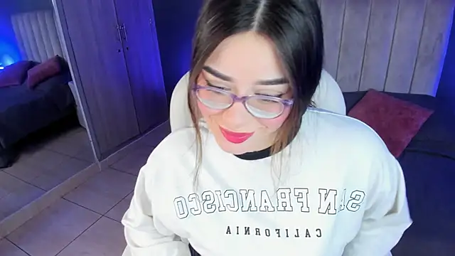 Charlotte Olsen  online show from 02-05-25, 11:55