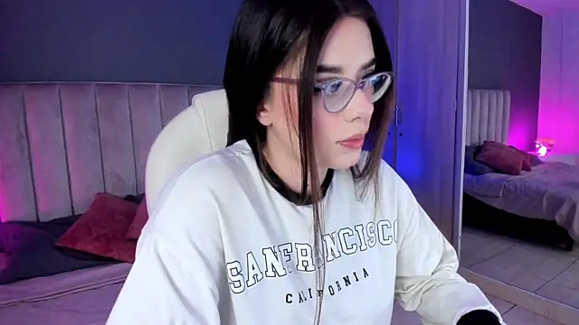 Charlotte Olsen  online show from 12-06-24, 07:17