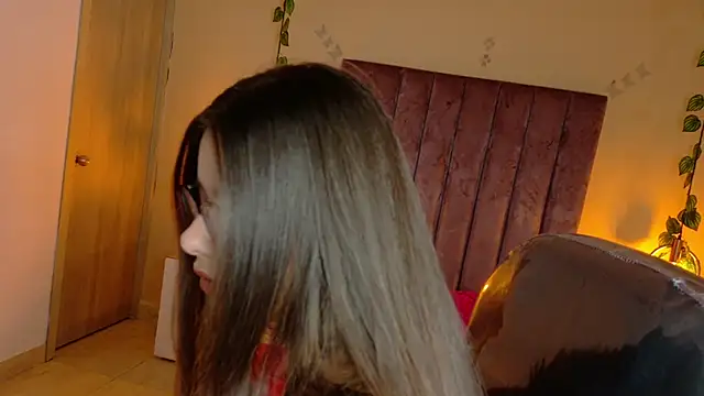 Snapshot of Charlotte_Olsen_ chatting on 02-05-26, 07:21 Charlotte Olsen online show from 02-05-26, 07:21