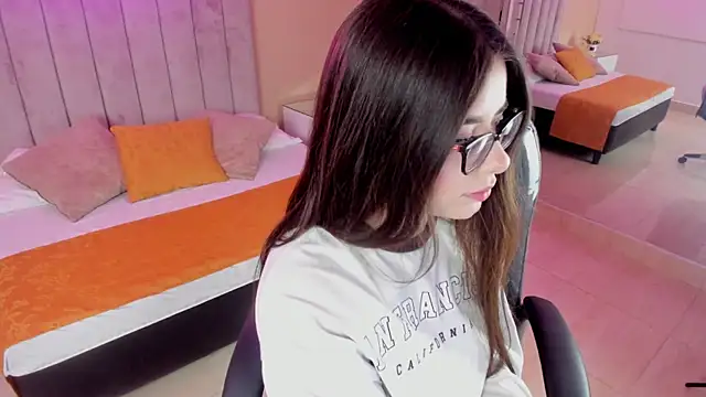 Snapshot of Charlotte_Olsen_ chatting on 11-05-25, 07:39 Charlotte Olsen online show from 11-05-25, 07:39