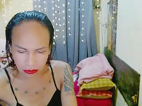 Snapshot of Indaypakay_ts chatting on 10-11-25, 04:02 Indaypakay ts online show from 10-11-25, 04:02