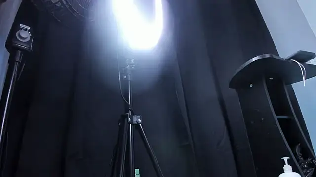 Snapshot of amber__blair chatting on 02-26-25, 09:31 amber  blair online show from 02-26-25, 09:31