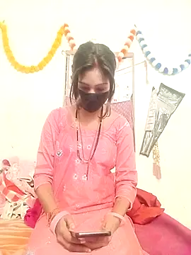 Snapshot of Lily_Baby_ chatting on 10-27-25, 10:27 Lily Baby online show from 10-27-25, 10:27