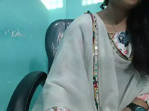 Snapshot of Yashi chatting on 03-16-25, 12:22 Yashi online show from 03-16-25, 12:22