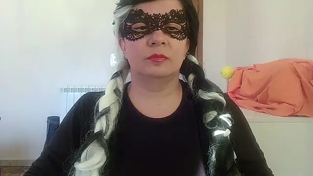 Ninalapiccolina online show from 11-26-25, 03:23