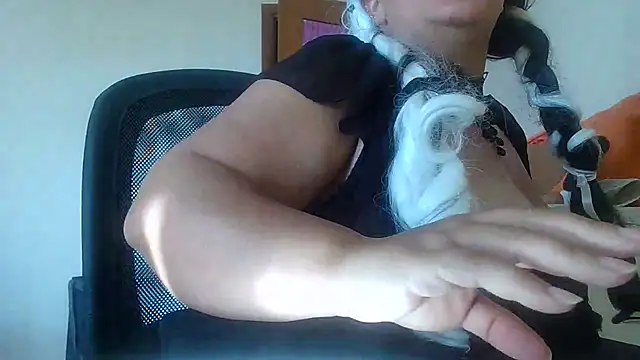 Snapshot of Ninalapiccolina chatting on 10-04-25, 02:07 Ninalapiccolina online show from 10-04-25, 02:07