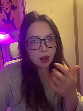 Snapshot of lih218866 chatting on 03-10-26, 02:43 lih218866 online show from 03-10-26, 02:43