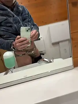 Hideen-real-face online show from 11-28-25, 08:47