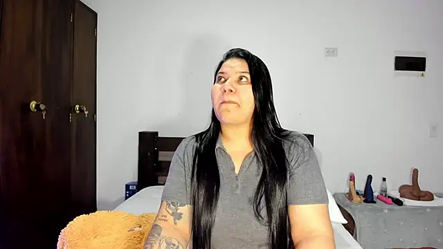 mile uribe online show from 12-22-25, 03:06