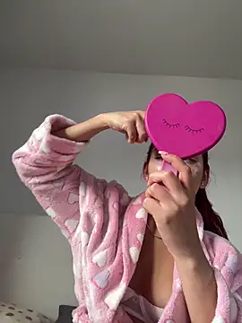 Snapshot of julialupato1606 chatting on 02-12-25, 03:38 julialupato1606 online show from 02-12-25, 03:38