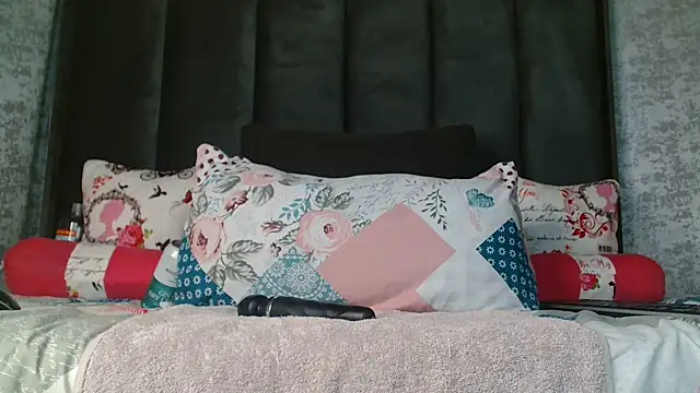 Lucy Blacksilk online show from 11-14-25, 10:35