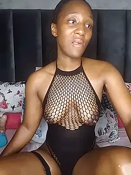 Snapshot of Lucy_Blacksilk chatting on 02-02-26, 10:20 Lucy Blacksilk online show from 02-02-26, 10:20