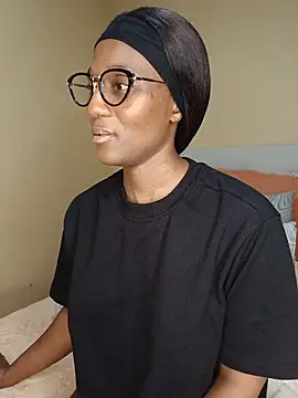 Snapshot of Lucy_Blacksilk chatting on 07-01-26, 07:58 Lucy Blacksilk online show from 07-01-26, 07:58