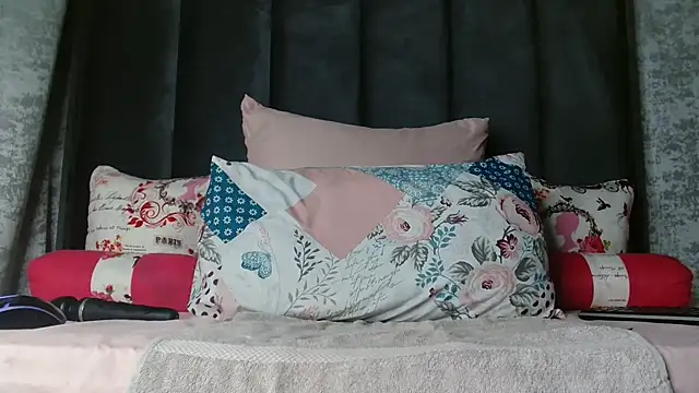 Lucy Blacksilk online show from 11-09-25, 01:26