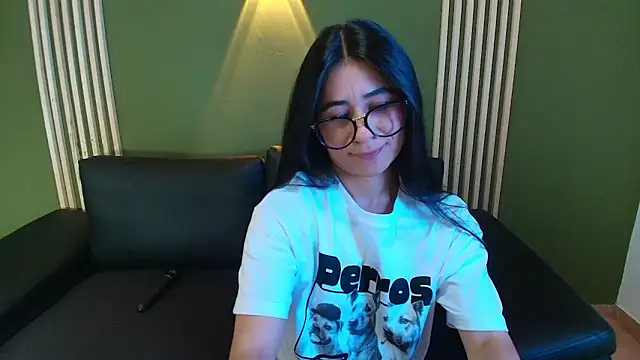 Snapshot of ChloeTurner_ chatting on 10-19-25, 03:26 ChloeTurner online show from 10-19-25, 03:26