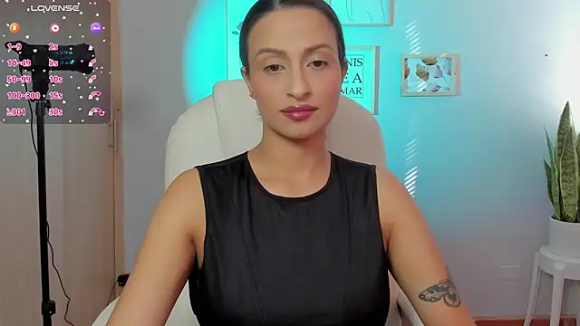 Elena Ruiz online show from 02-26-25, 08:47