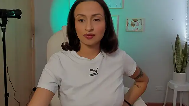 Elena Ruiz online show from 01-23-25, 06:45