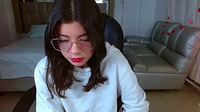 Snapshot of zoecruzz chatting on 02-28-26, 02:17 zoecruzz online show from 02-28-26, 02:17