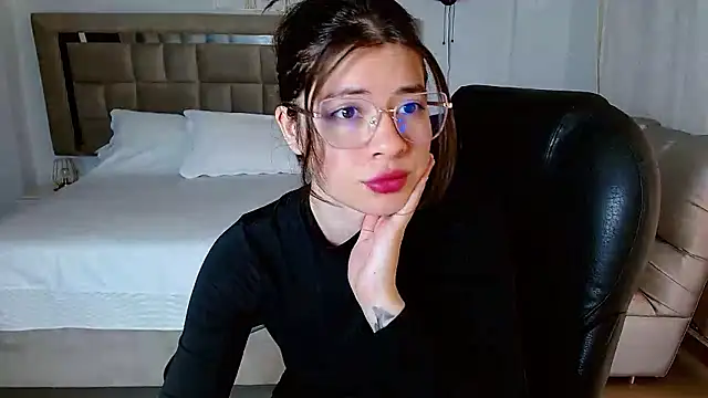 zoecruzz online show from 01-15-26, 03:26